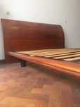Cama de casal +2 mesas de cabeceira em cerejeira