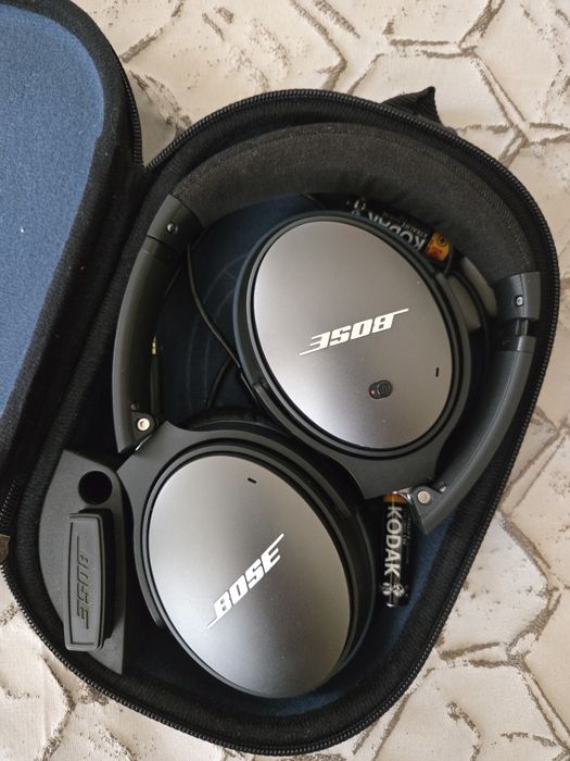 Headsets Bose de fio com noise-cancelling