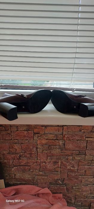 Продам осінні ботінки 39р, нові,не разу не одягнені.По стільці 25.5