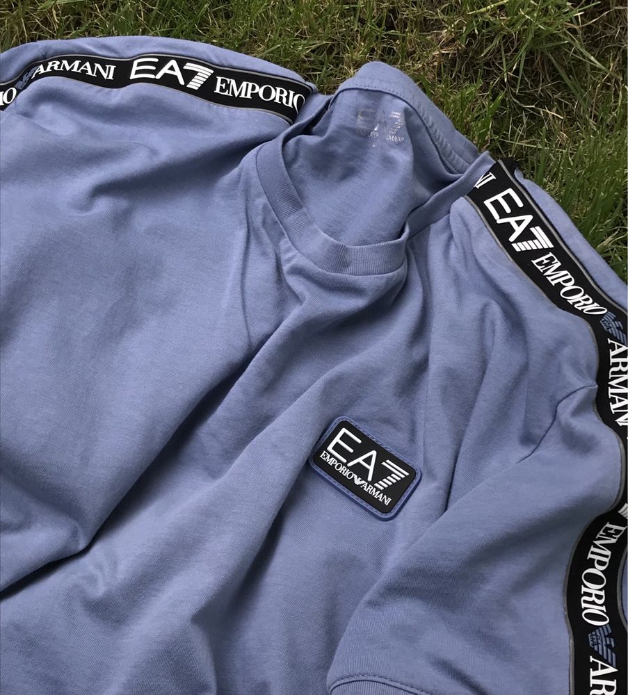 Футболка Emporio Armani EA7