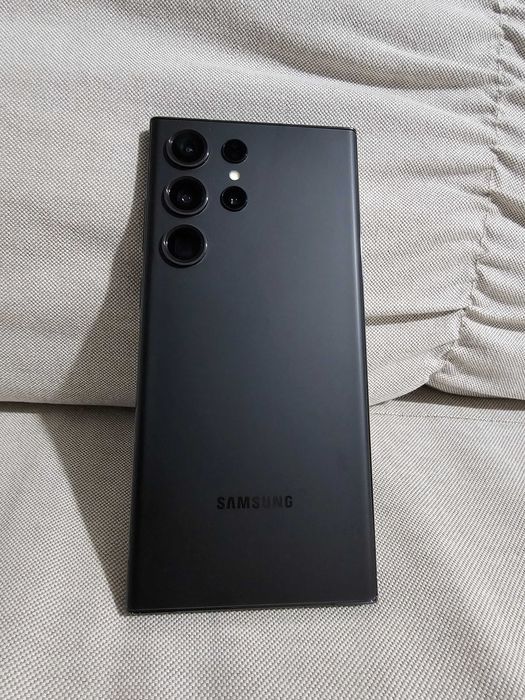 Samsung s23 ultra 256gb.