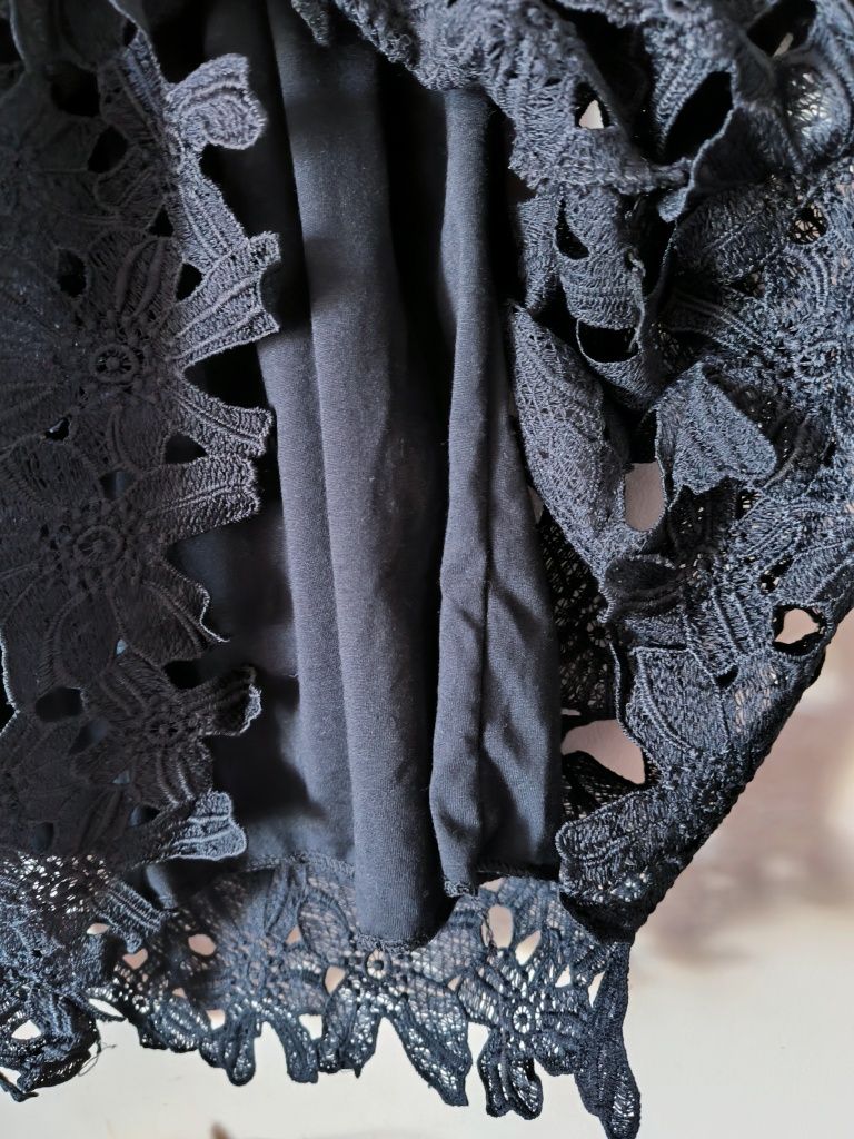 Piękna koronkowa ażurowa sukienka MiLady S czarna