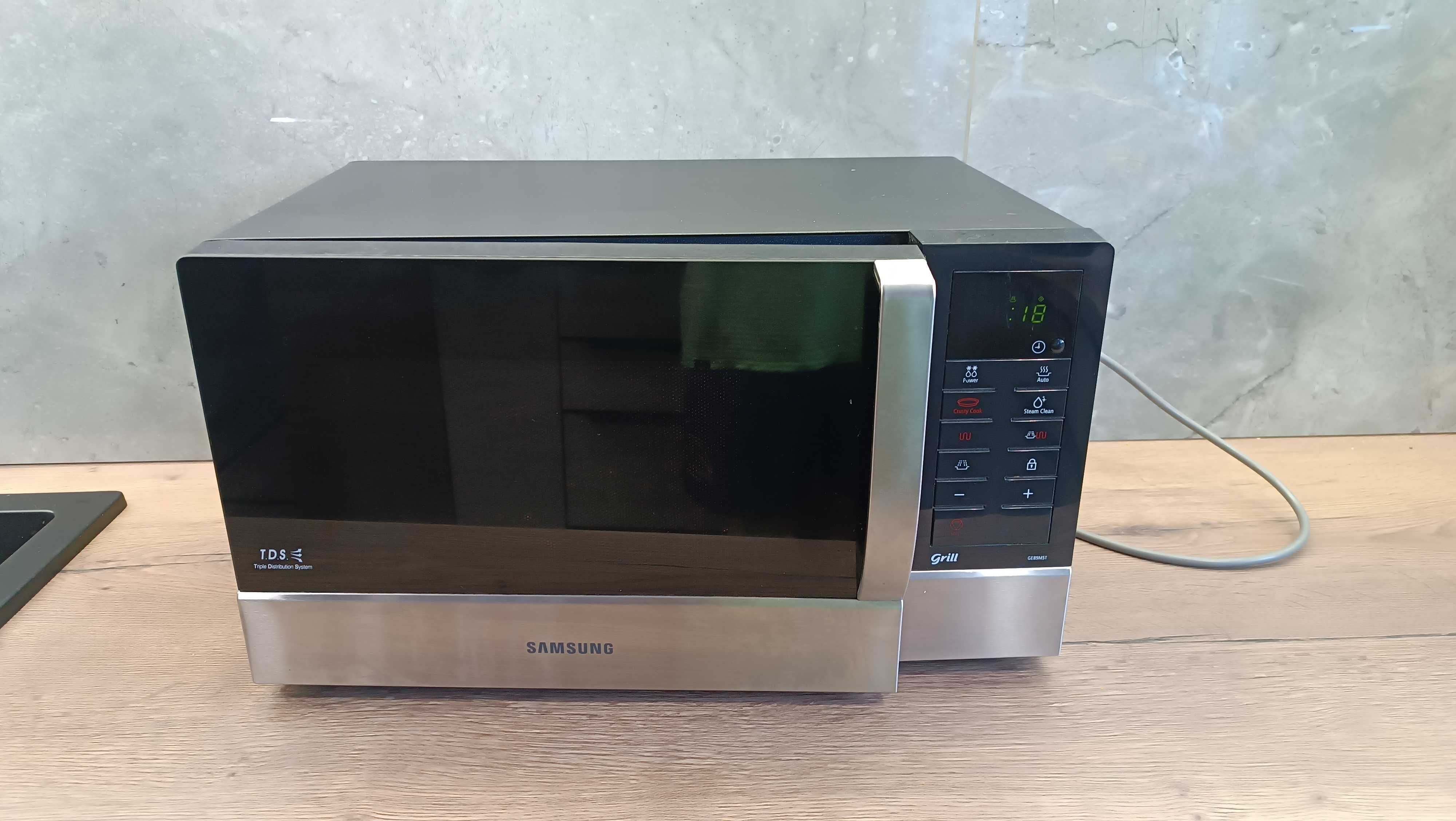 Kuchenka mikrofalowa Samsung GE89MST, grill
