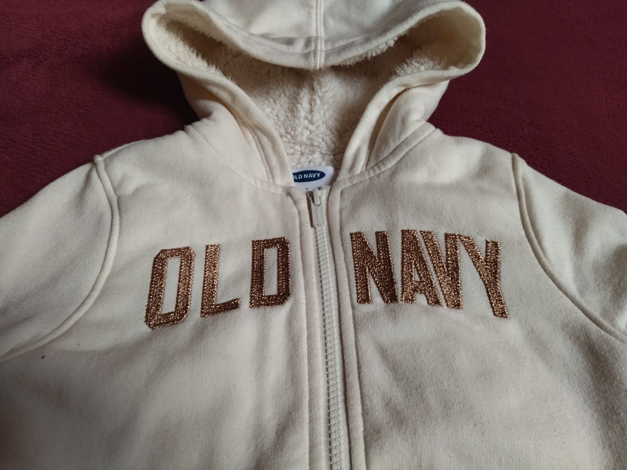 Пакетом речі меховушка Old Navy на 98-104