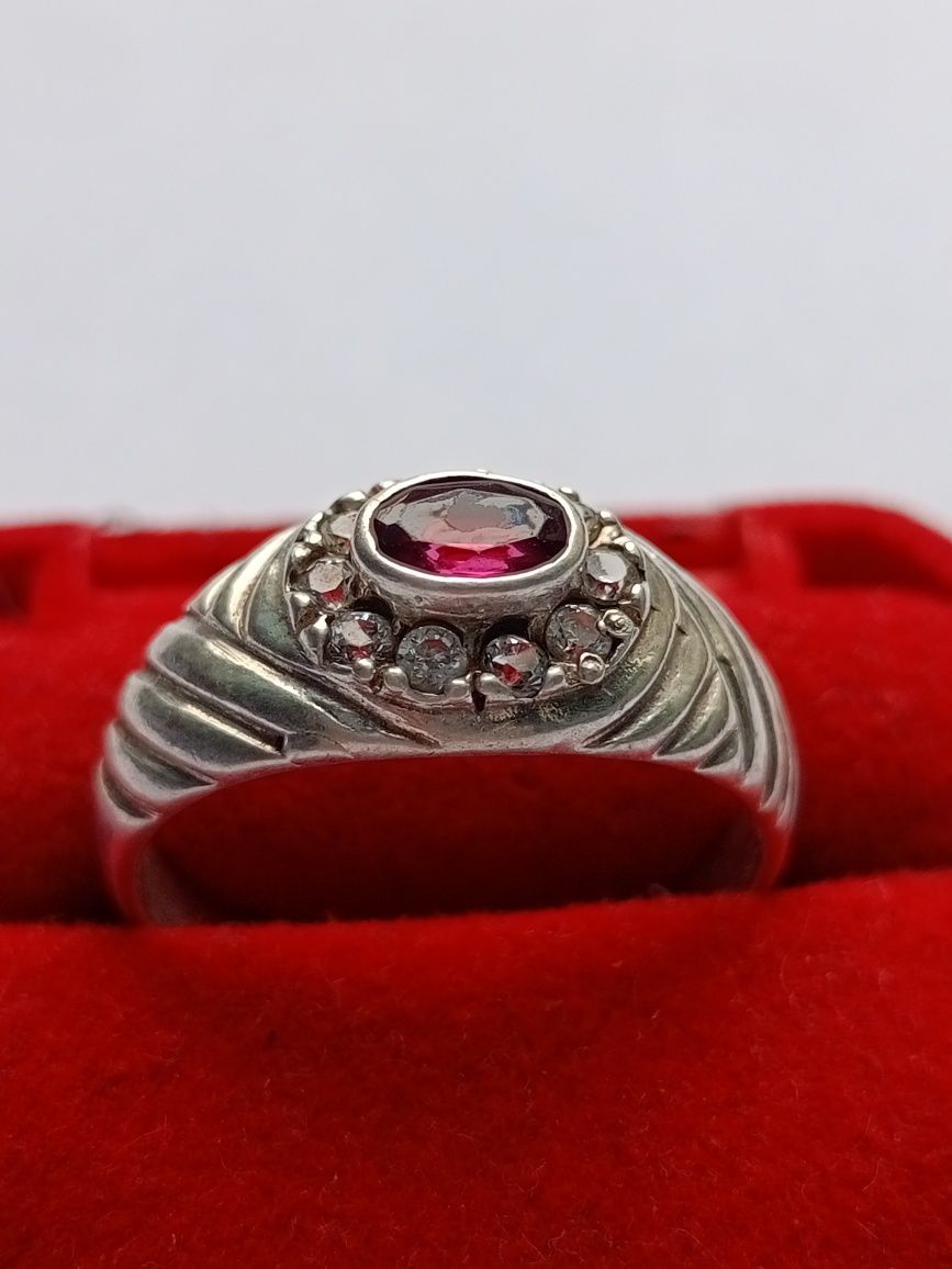 Srebrny pierścionek różowe oczko rozmiar: 22