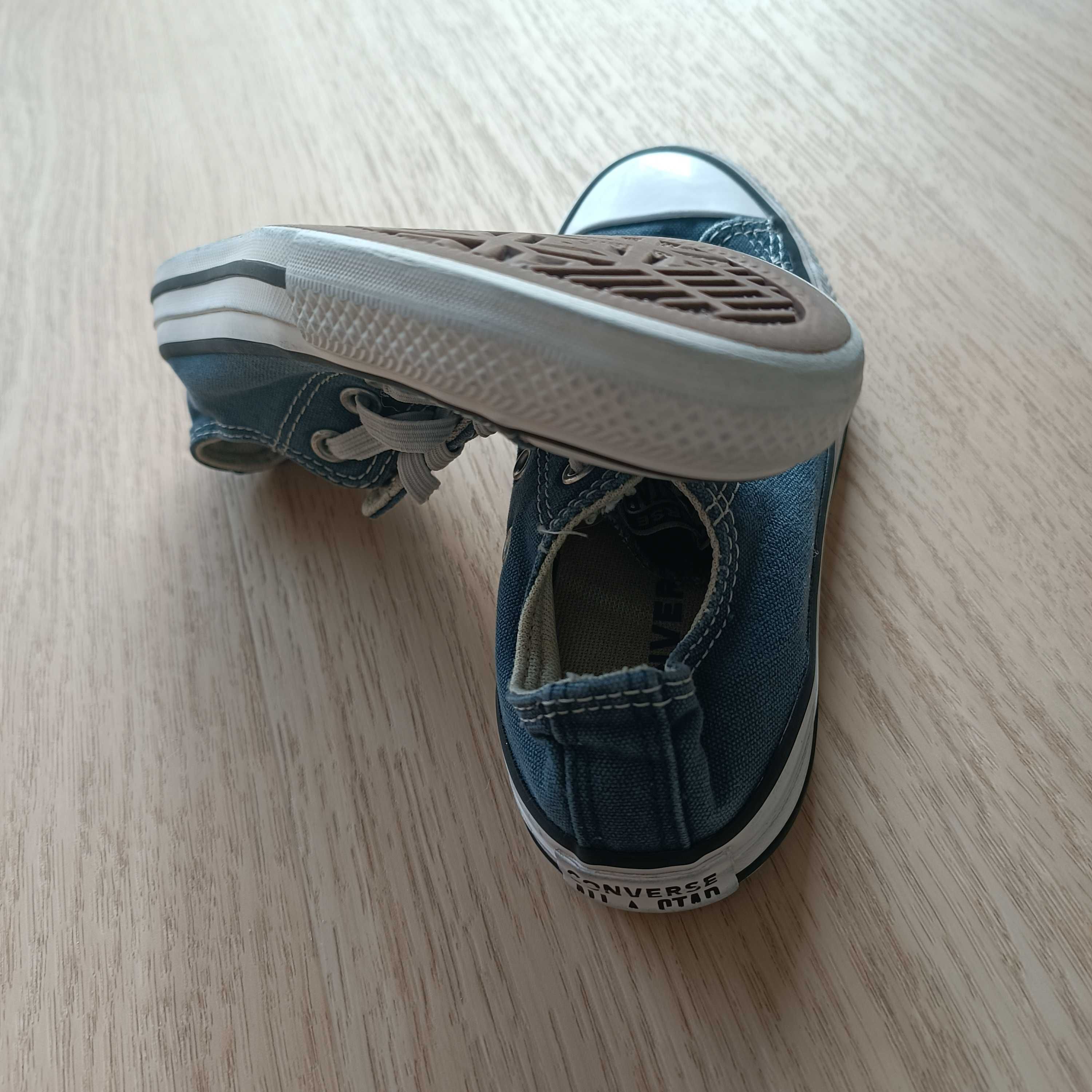 Granatowe trampki Converse 30