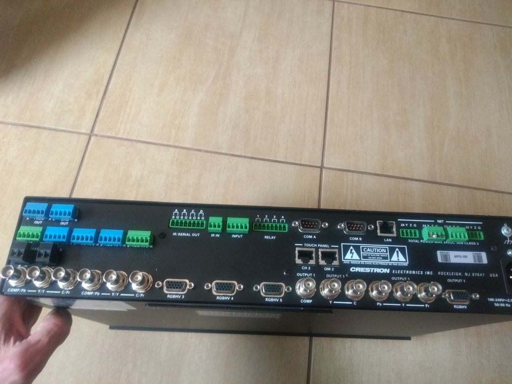 Crestron MPS-100, multimedialny system prezentacji