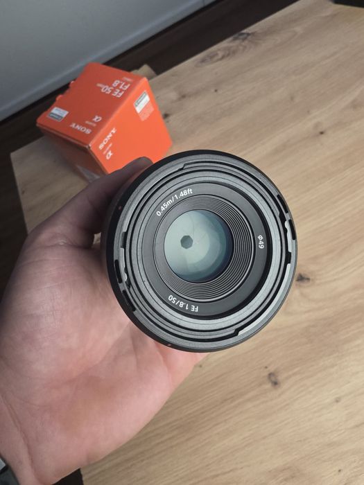 Lente Sony FE 50mm F1.8 + 2 Filtros (CPL + UV) - Novo!