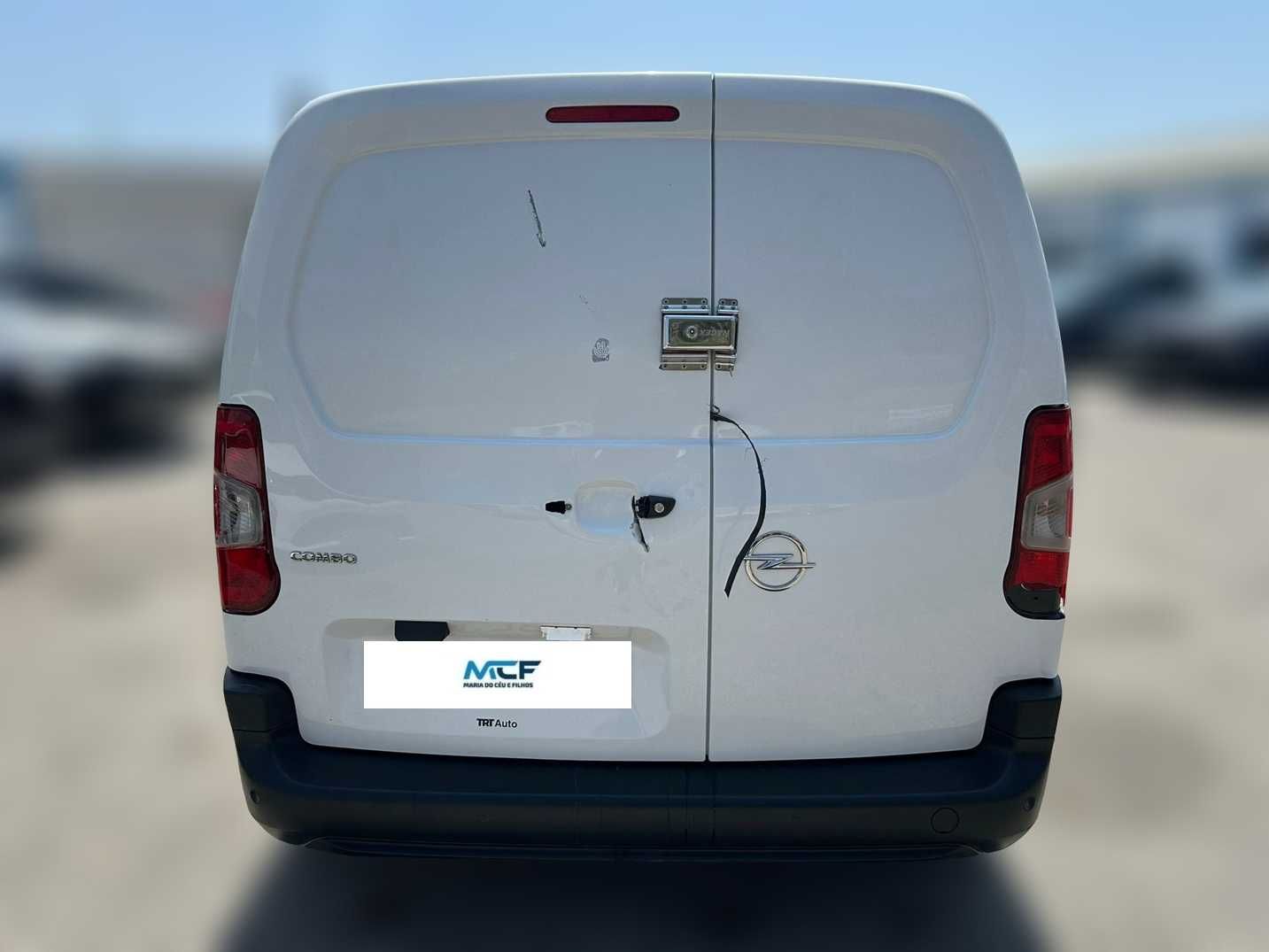 Opel Combo E 1.5D 102cv 3 Lug 2023 Iva dedutivel Salvado