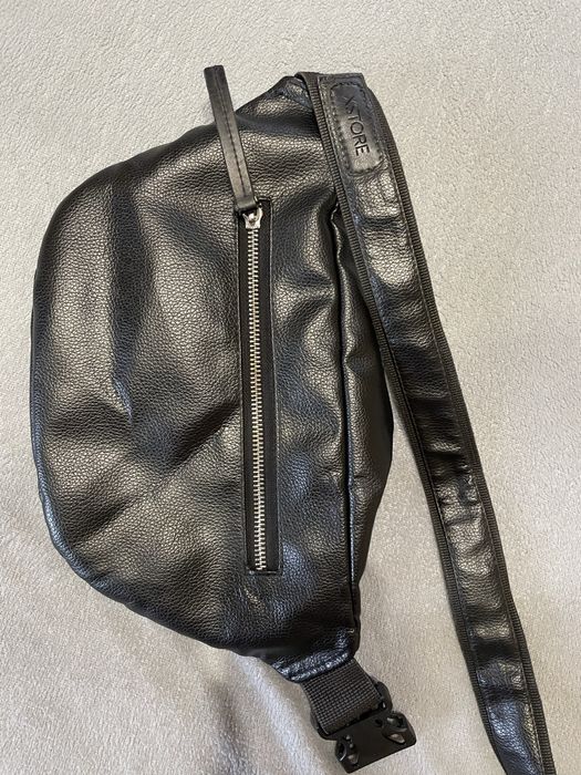 Мужская кожаная бананка