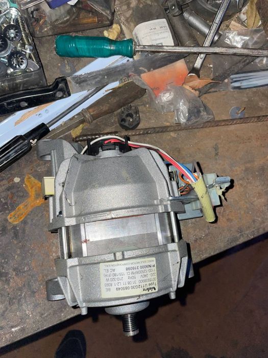 Б/у мотор от стиралки Bosch Classixx 6