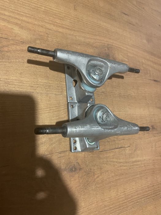 Conjunto de trucks skate