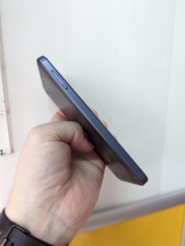 Продам Xiaomi redmi 4A. 2/16 GB.4G.2 sim.