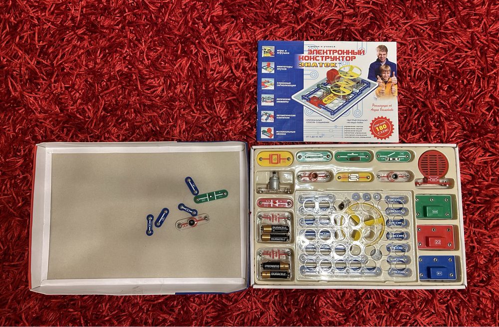 Знаток єлектроний конструктор 180 схем Znatok