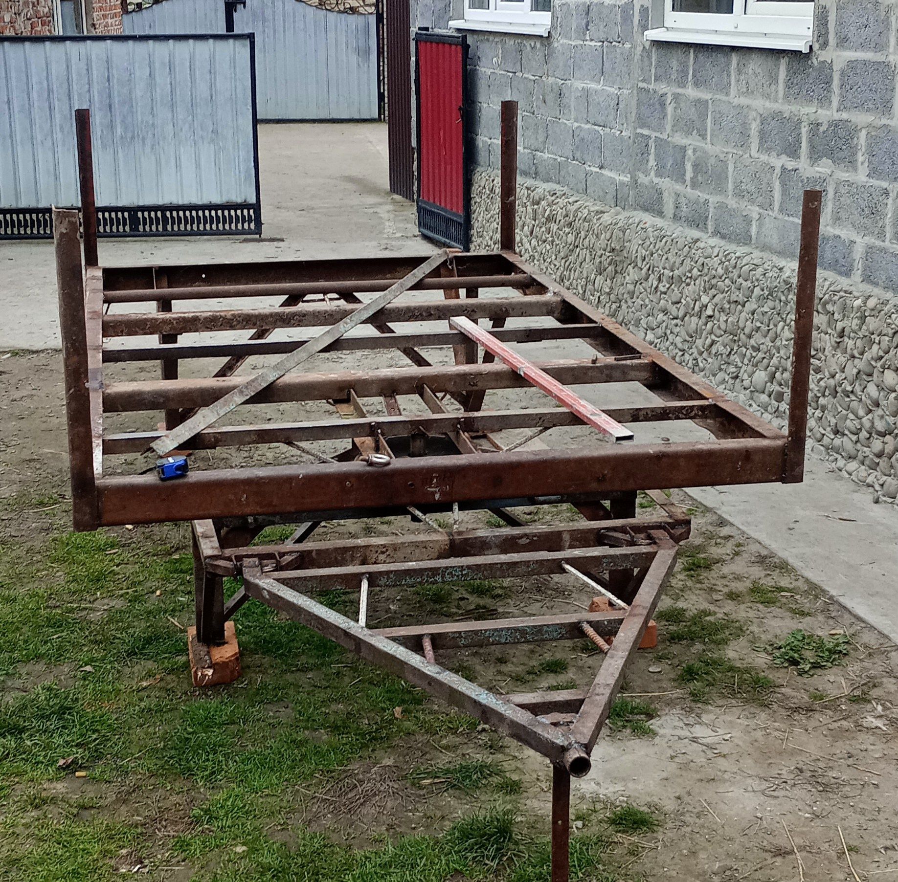 Продам незавершиний прицеп