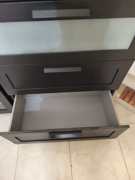 Cómoda com 3 gavetas