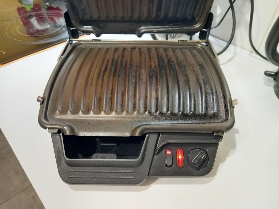 Продам полностью рабочую гриль Tefal