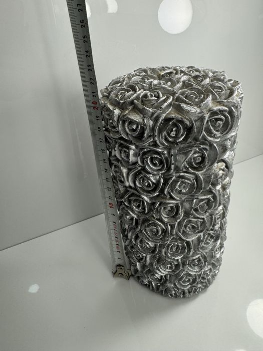 Velas de decoração ( 1 cinza , 1 branca )