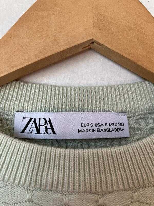 Гарний м'ятно- зелений светр zara