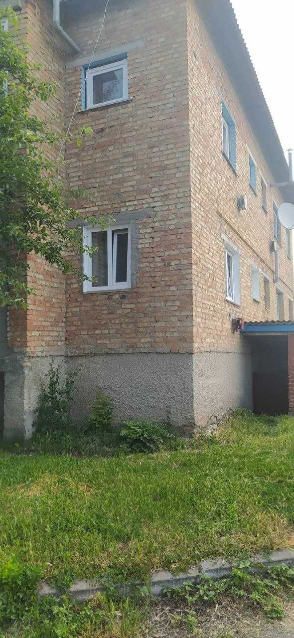 Продам 2х-кімнатну квартиру в Кагарлику (р-н "Радгосп")!