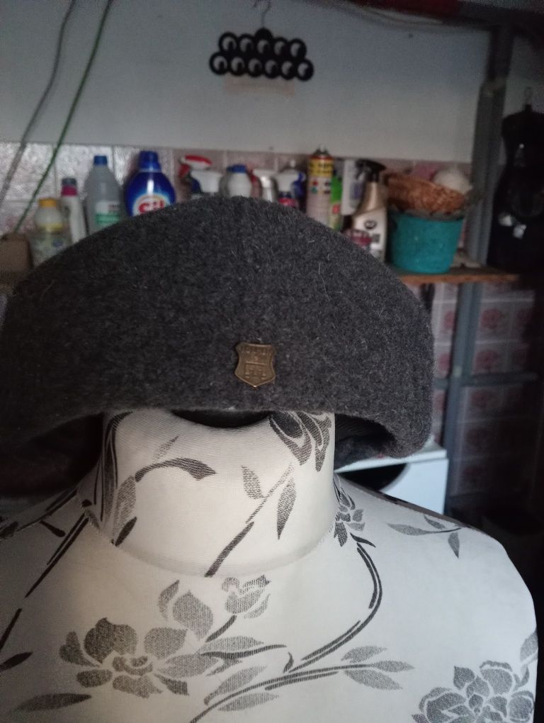 Czapka zimowa z daszkiem męska