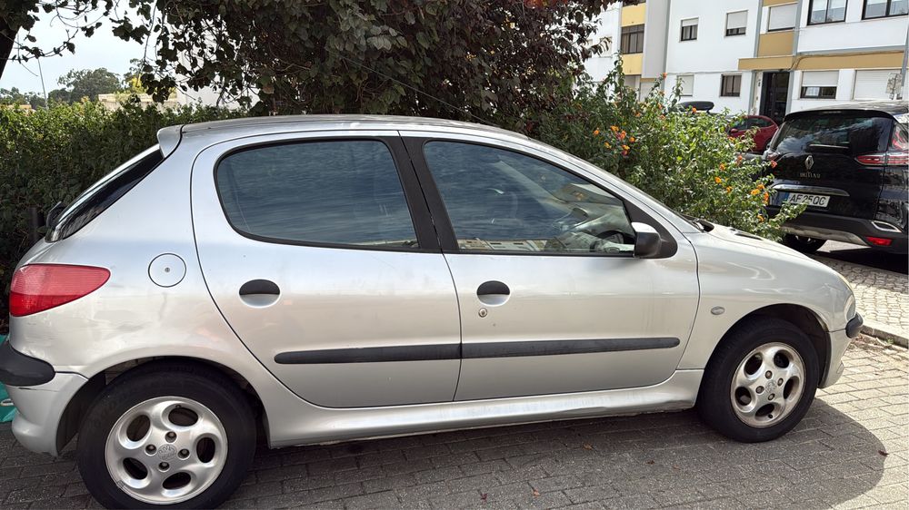 Peugeot 206 sem problemas 150mil km