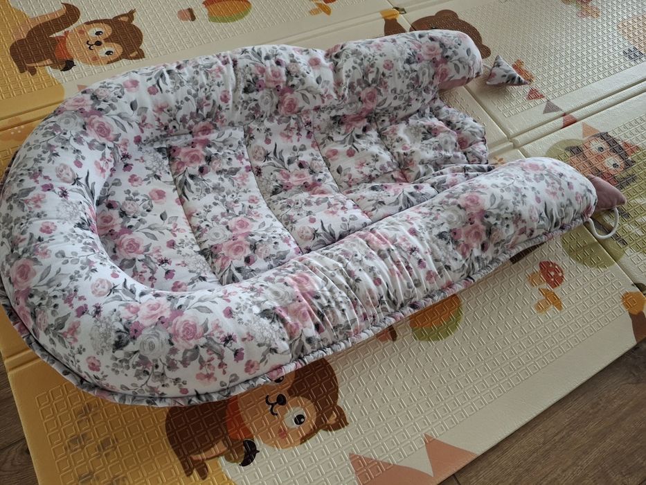 Kokon dla dziecka do spania niemowlęcy w kwiaty, jak nowy gniazdo