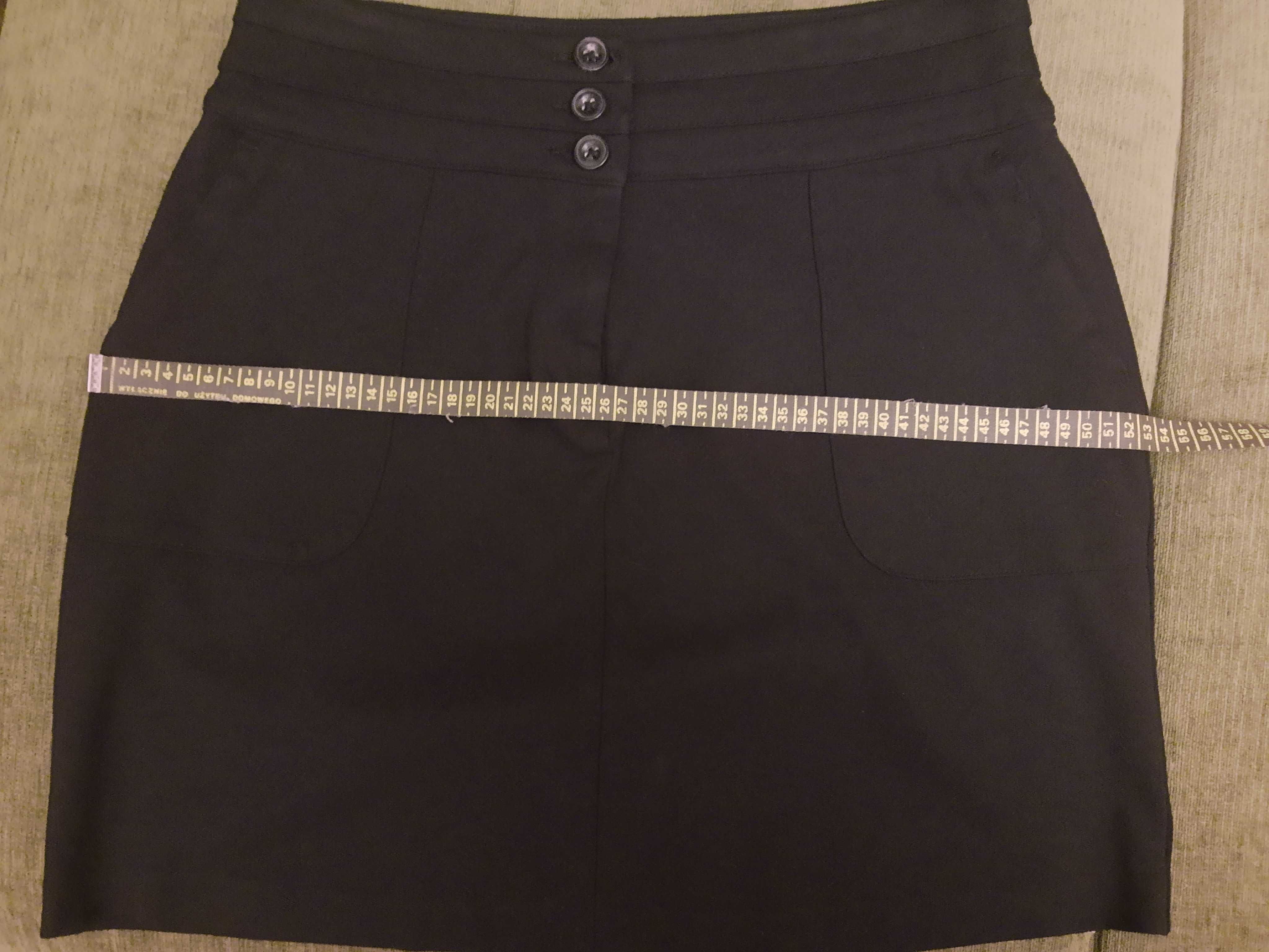 Spódnica czarna krótka 40-42 M&S Collection, z kieszeniami. Używana
