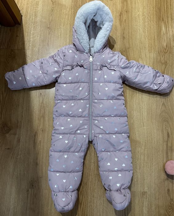 Зимовий комбенізон для дівчинки 9-12міс з закрити ногами.