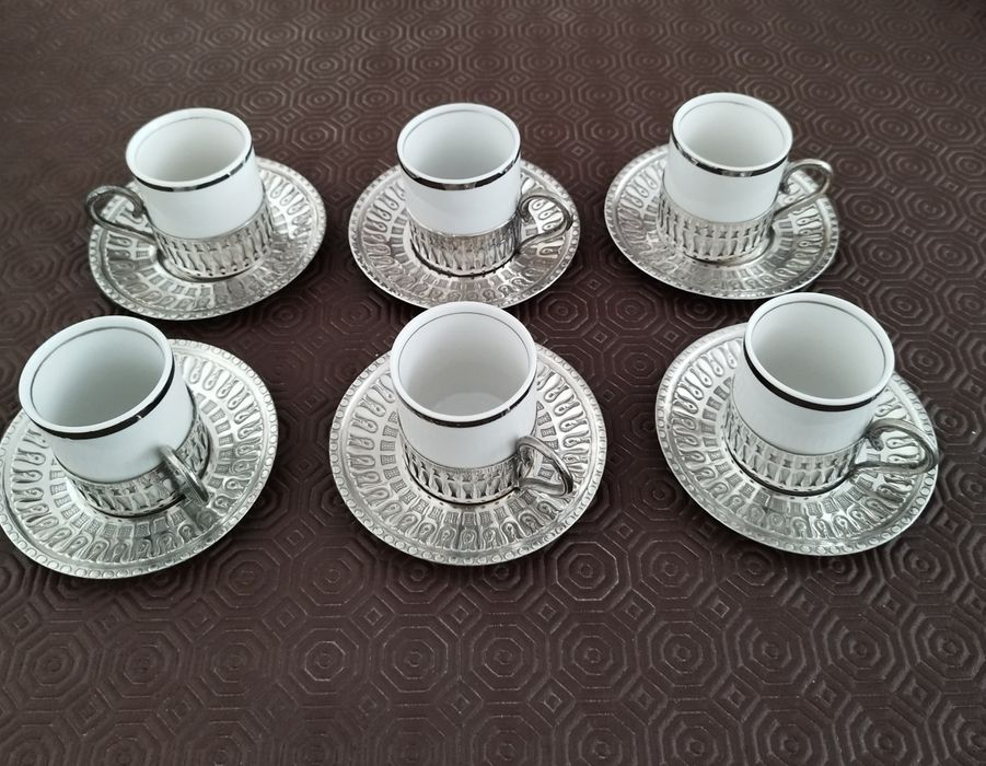 Chávenas (6) de café de porcelana e casquinha nunca usadas