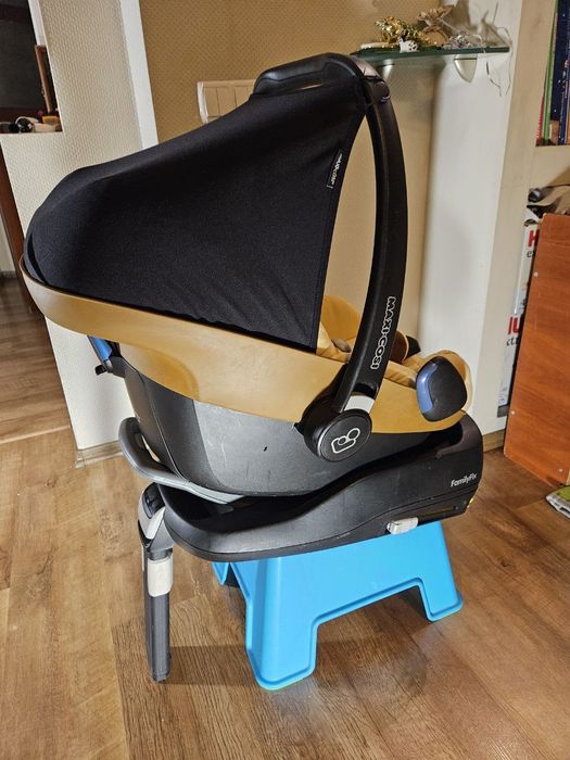 Автокрісло 0+ Maxi-cozi Pebble + FamilyFix до 13кг