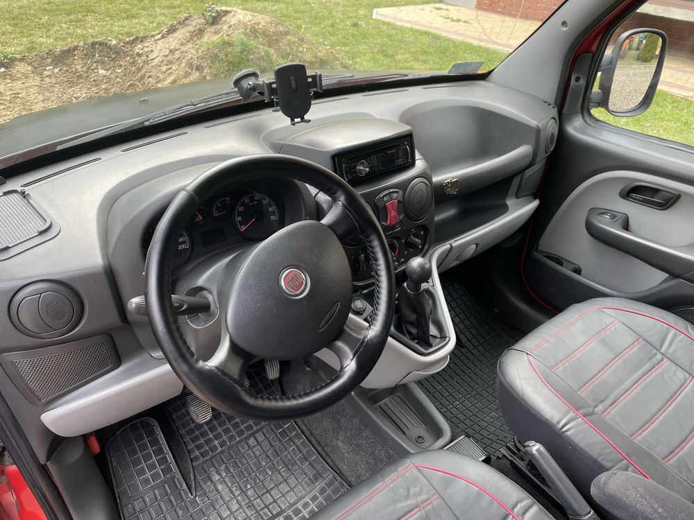 Fiat Doblo Cargo 2009 - dobre wyposazenie, zadbany środek.