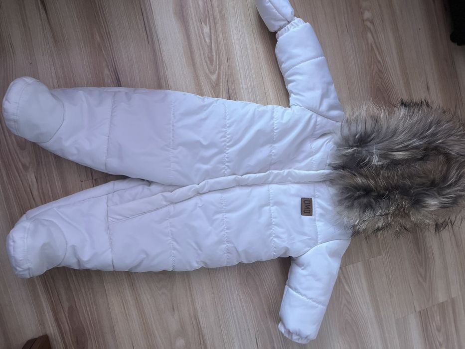 Зимовий комбінезон унісекс білий ,розмір 68,приблизно 6 міс -9 міс