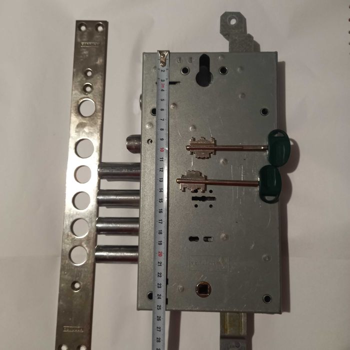 Замок врезной для бронированных дверей Mottura (Италия).