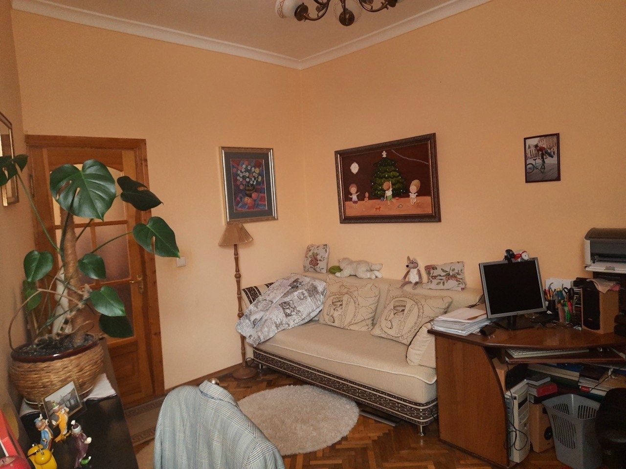 Продам 3-х кімнатну квартиру в центрі вул.Насипна