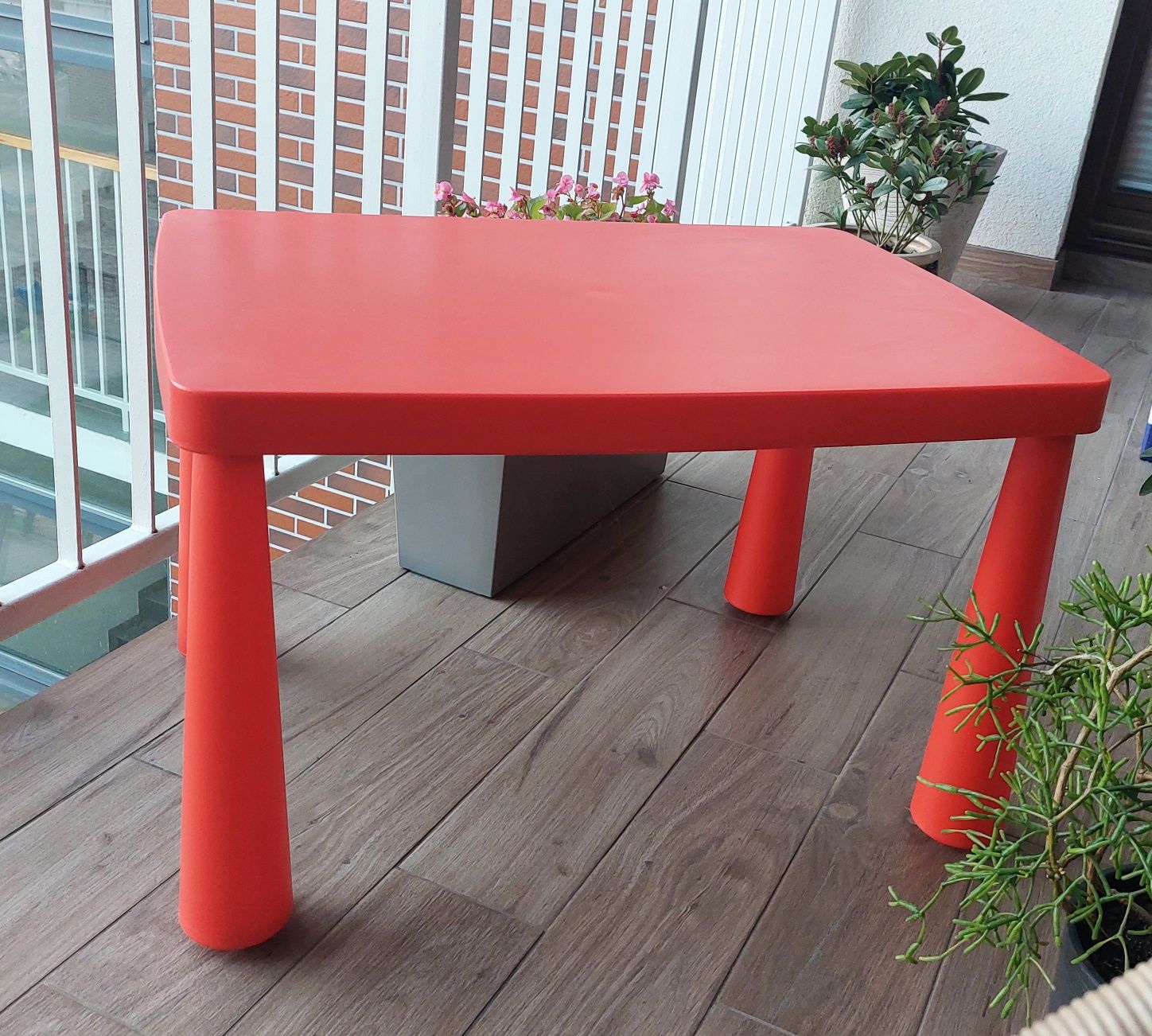Czerwony stolik Mammut Ikea. Odbiór osobisty.