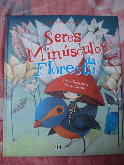 Livro "Seres Minúsculos da Floresta"