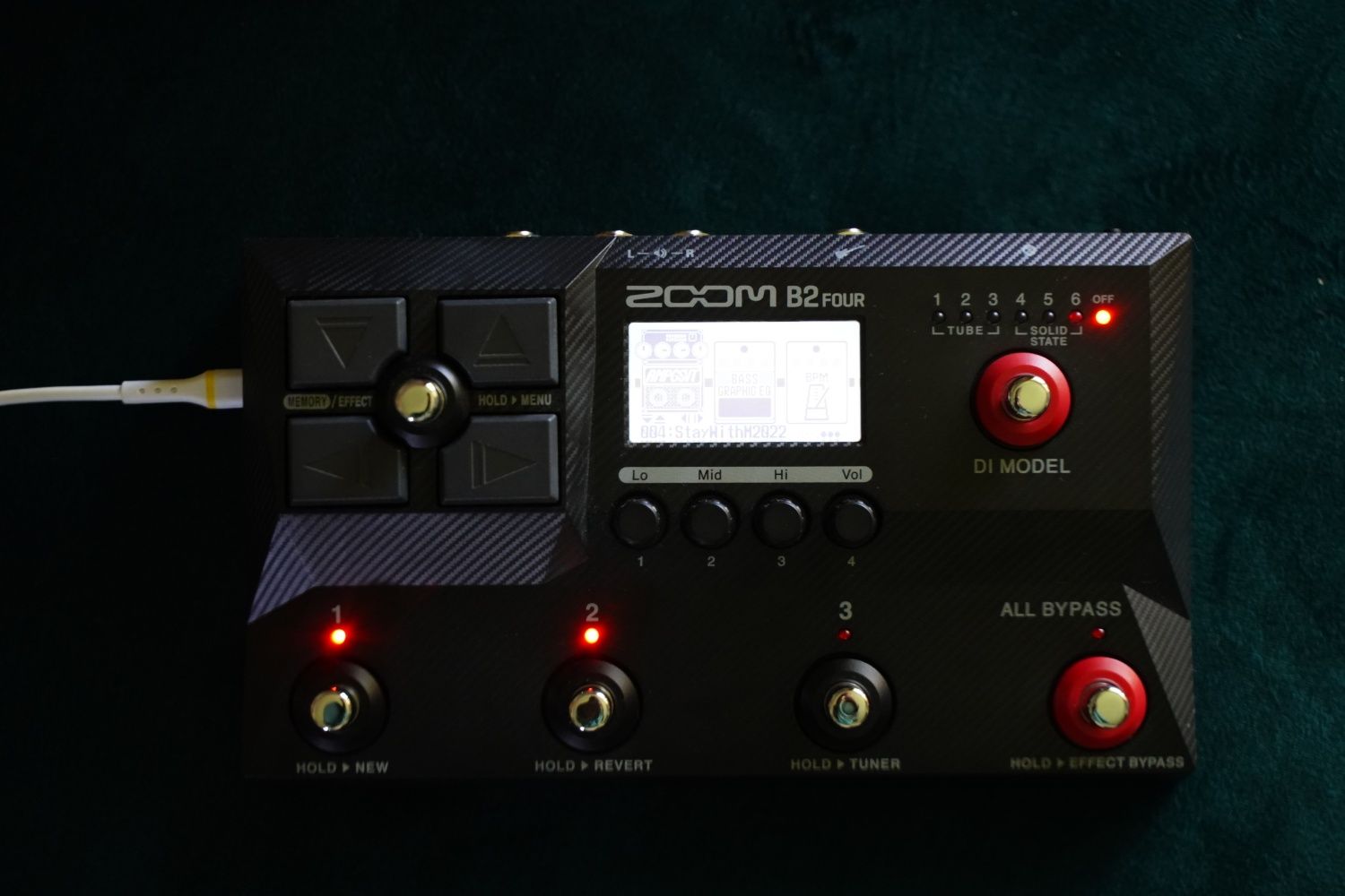 Zoom B2 Four multiefekt do basu