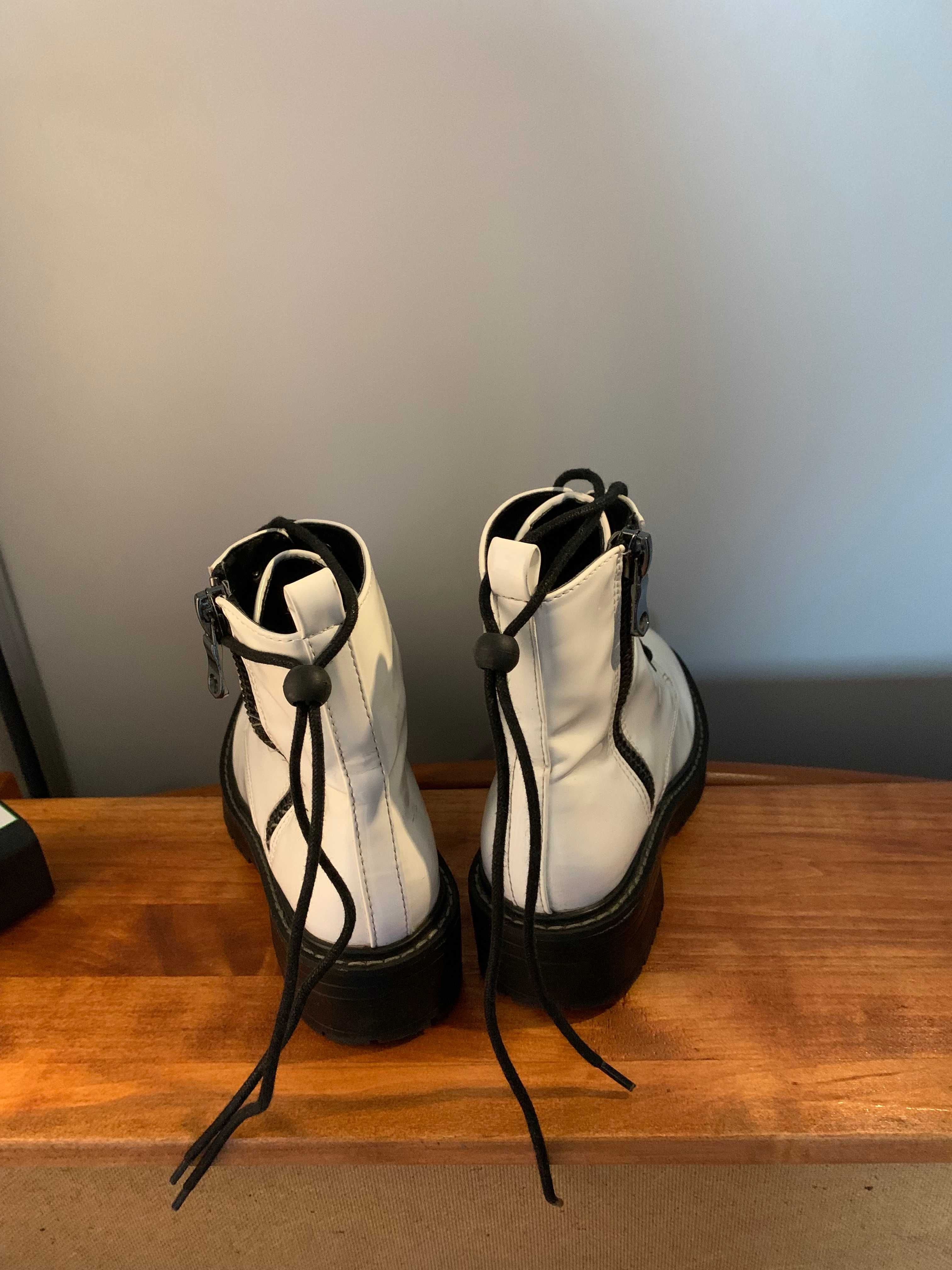 Buty białe przejściowe zimowe rozm. 36