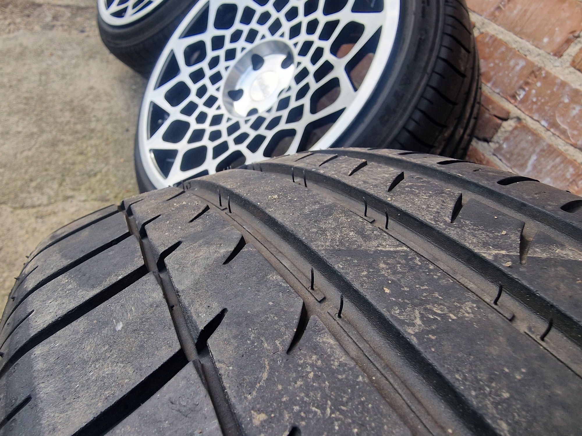 Koła letnie 18" 5x112 felgi Radi8 z oponami