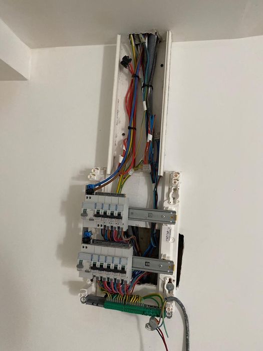 Pinturas, Eletricista, Canalização & Reparações – Serviço Rápido