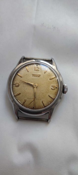 stalowy TISSOT na chodzie