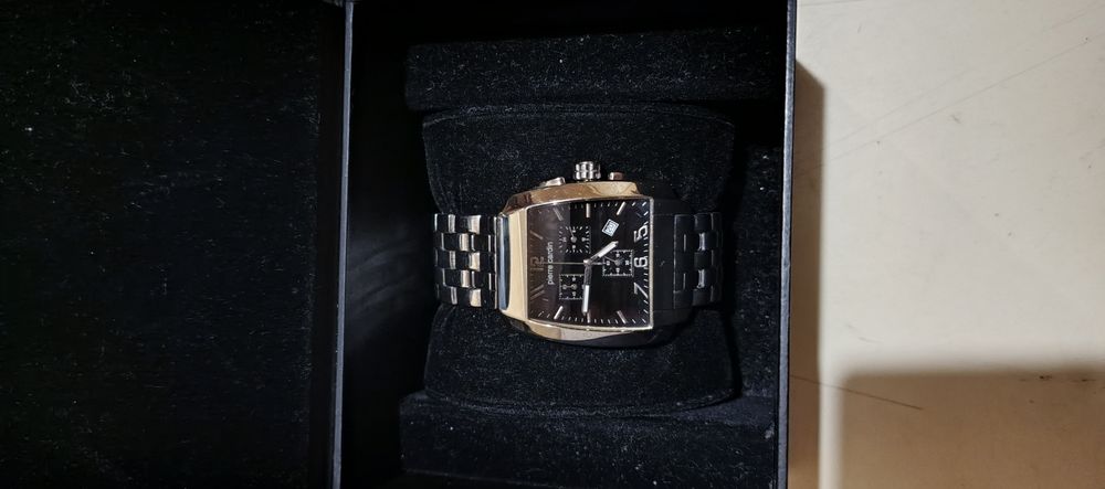 Продам мужские наручные часы Pierre Cardin в хорошем рабочем состоянии