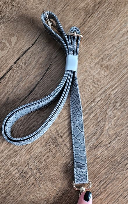 Szary pasek do torebki