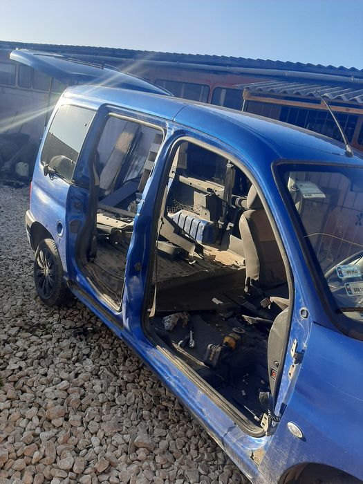 Деталі кузова фіат добло скудо пежо партнер експер рено кенго