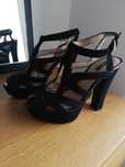 Sandálias Pretas Zara 37 - 10€