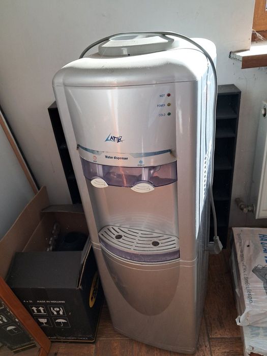 Продам обладнання для перукарні Б/В