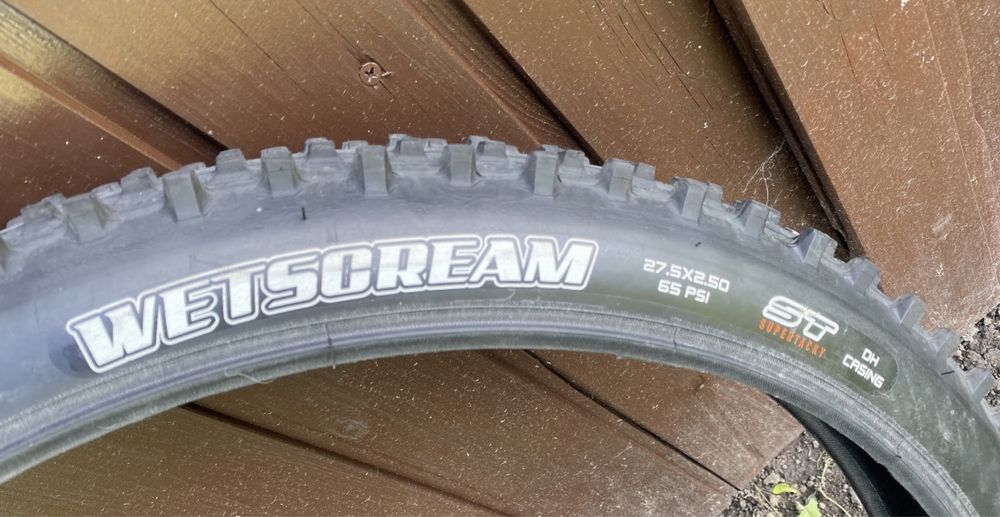 Opony Maxxis Wetscream pod koła 27,5cali