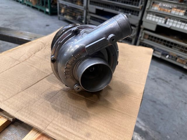 TURBO sprężarka international harvester nowa leżak