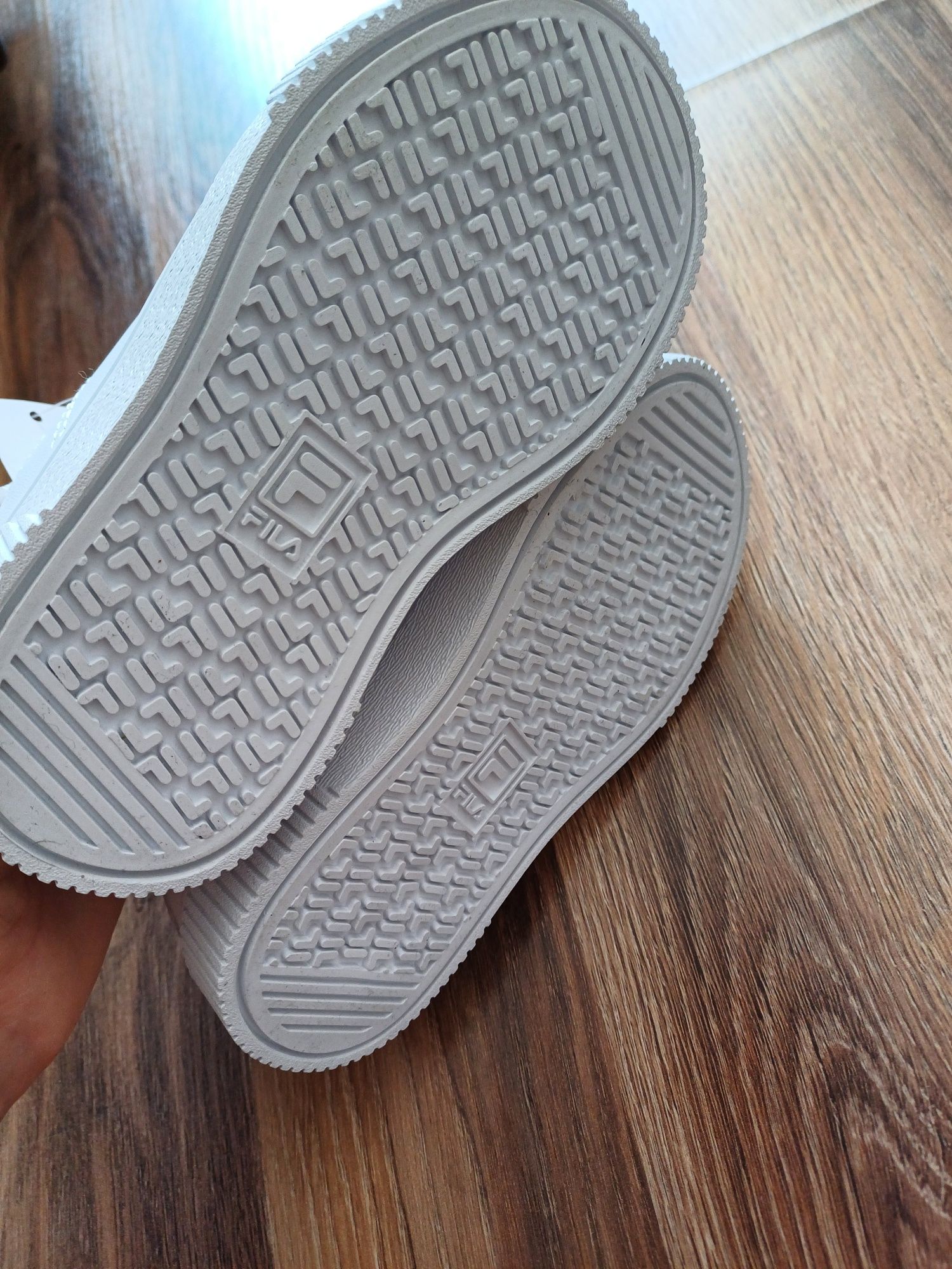 Nowe białe adidasy buty FILA 26